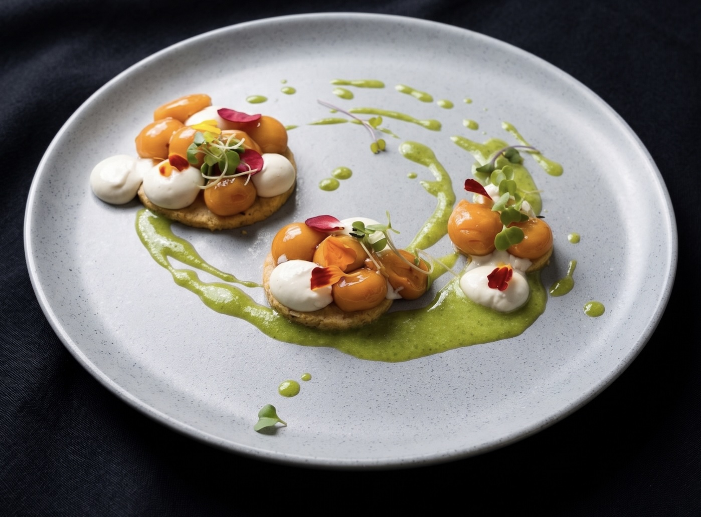 Canapés de autor presentados con estilo